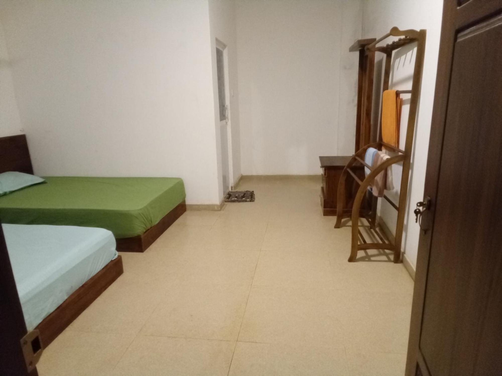 Hotel Kusuma'S Lazy Left Midigama East Exterior foto
