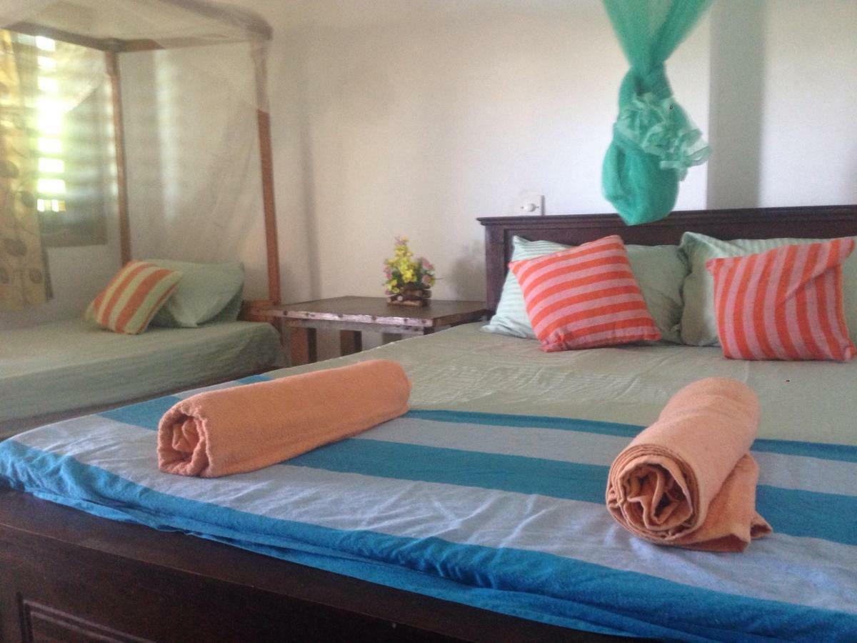 Hotel Kusuma'S Lazy Left Midigama East Exterior foto