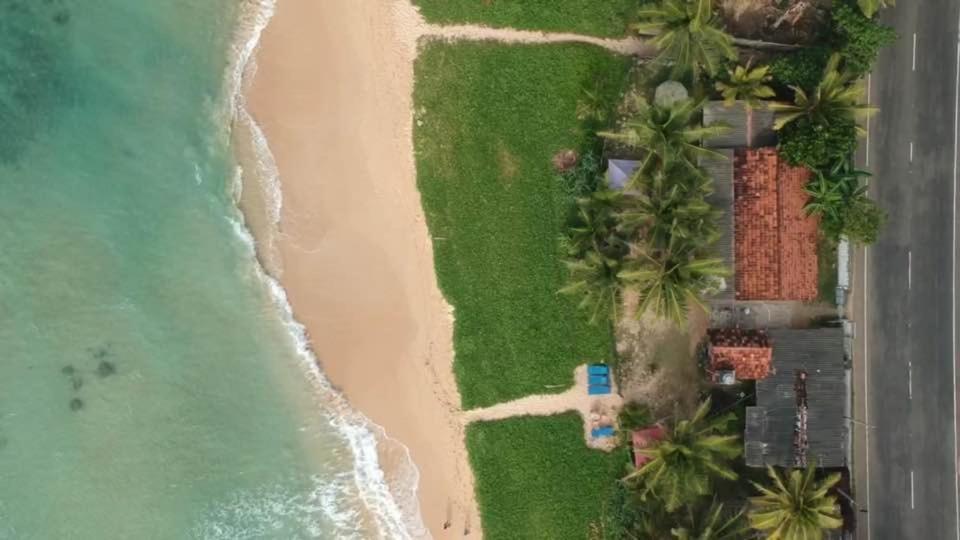 Hotel Kusuma'S Lazy Left Midigama East Exterior foto